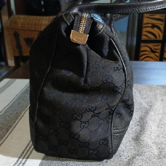 Gucci Black Monogram Handbag - Picture 4 of 16